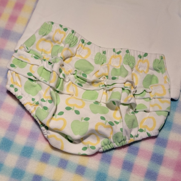 BABYWORKS 🍏 Sweet 2pc Green Yellow White "APPLE OF MY EYE" Ruffled Outfit 0-3M - Picture 13 of 16